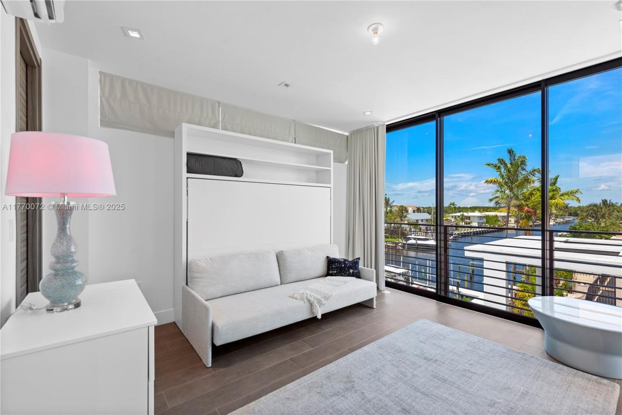 1400 Bayview Dr, Fort Lauderdale, FL 33304 Photo