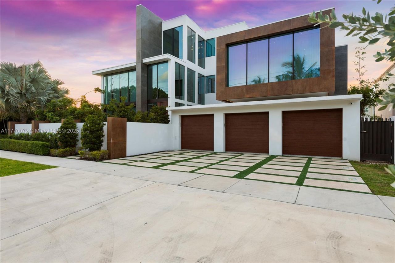 1400 Bayview Dr, Fort Lauderdale, FL 33304 Photo