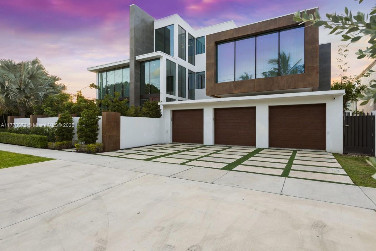 1400 Bayview Dr, Fort Lauderdale, FL 33304 Photo