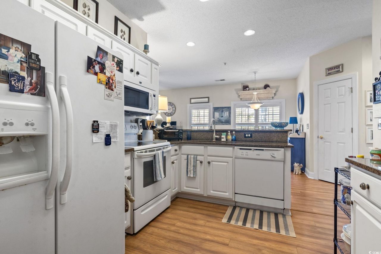 5050 Belleglen Ct. Photo 10