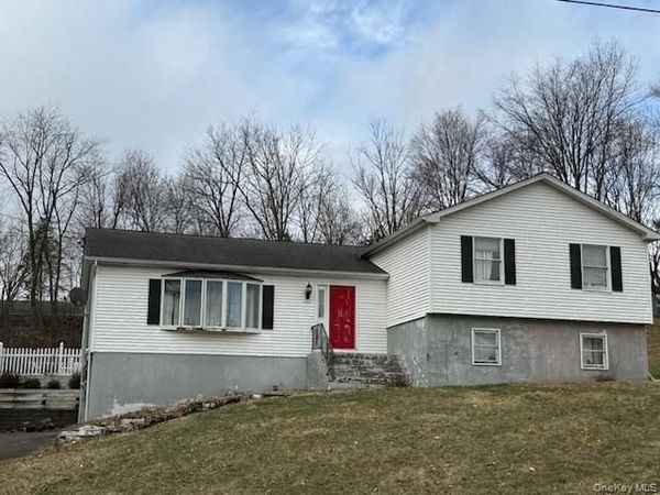 10 Pleasant Street, Florida, NY 10921