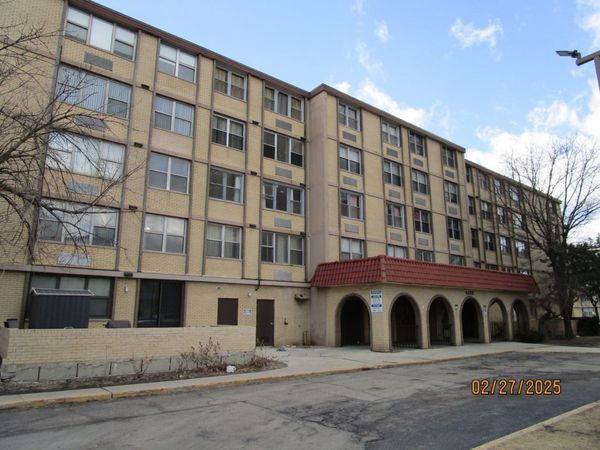 4350 W Ford City Drive, Unit B1-402, Chicago, IL 60652
