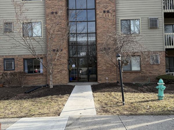 4291 Village Parkway Circle W, Unit 11, Indianapolis, IN 46254