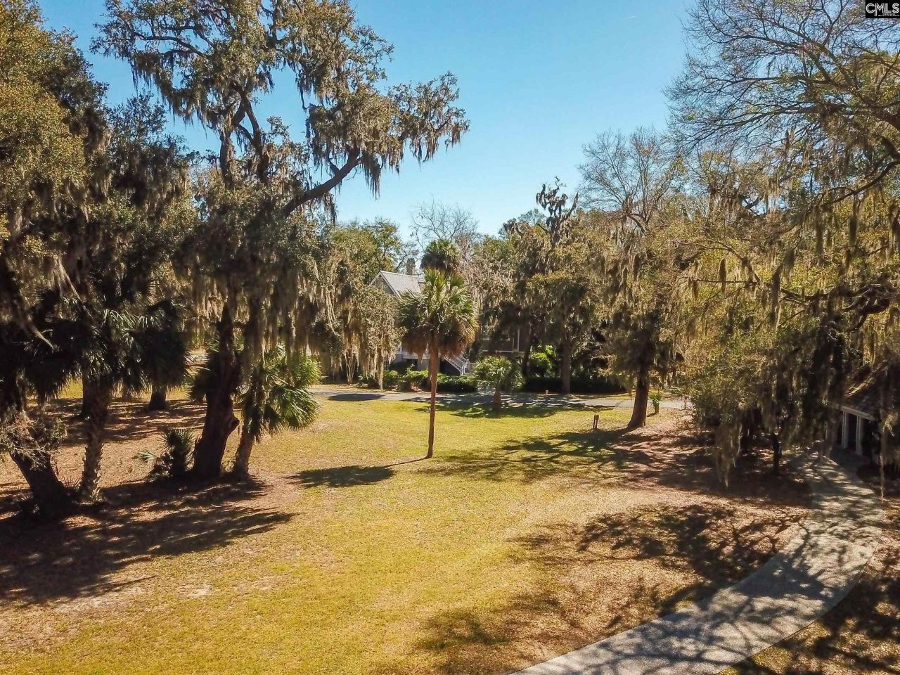 18 Tabby Circle Photo 4