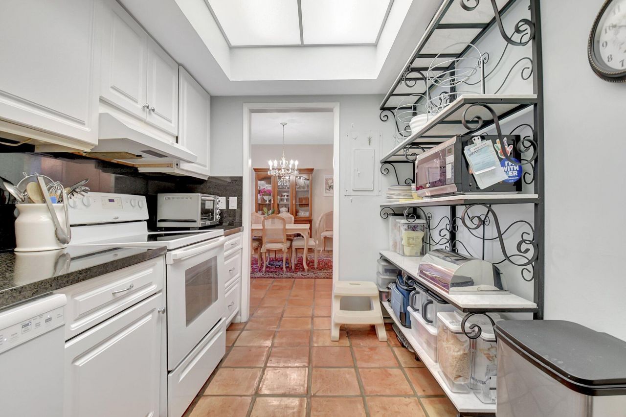 3230 S Ocean Boulevard, Unit C105, Palm Beach, FL 33480 Photo