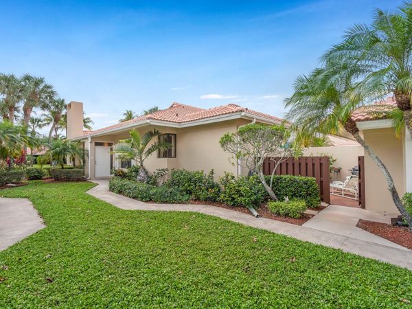 135 Old Meadow Way, Palm Beach Gardens, FL 33418