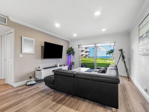 311 E Ocean Avenue, Unit 103, Lantana, FL 33462