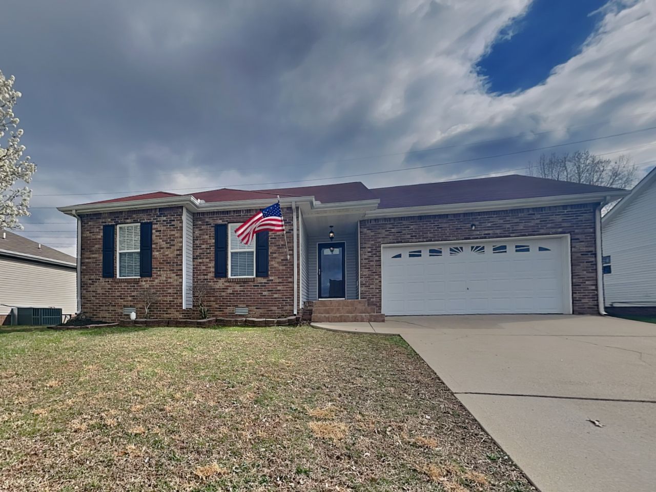 232 Grassmire Dr, Clarksville, TN 37042 Main Photo