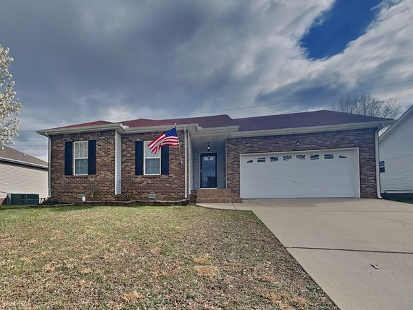 232 Grassmire Dr, Clarksville, TN 37042