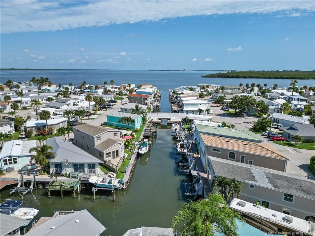 445 Nettles Boulevard, Jensen Beach, FL 34957 Photo