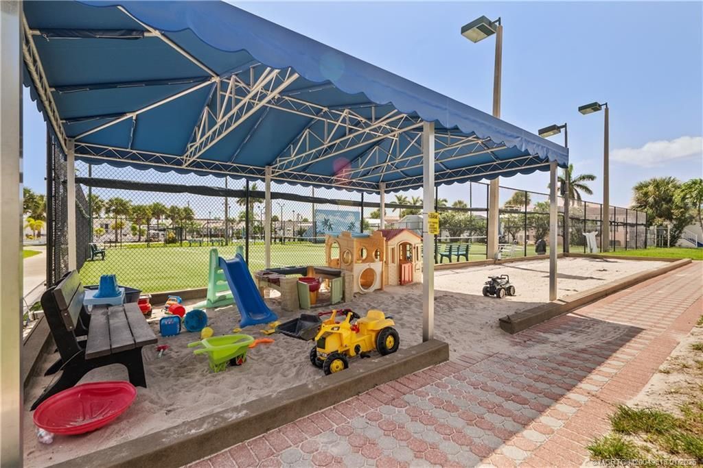 445 Nettles Boulevard, Jensen Beach, FL 34957 Photo