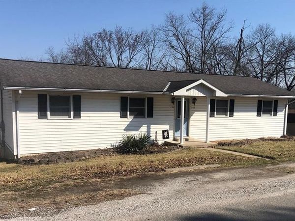 250-260 S 13th Street, Hamilton, IL 62341