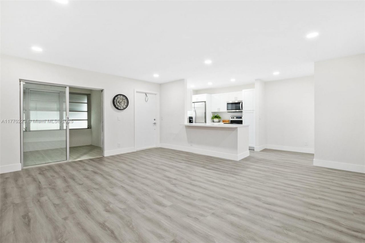 910 South Dr, Unit D, Delray Beach, FL 33445 Photo