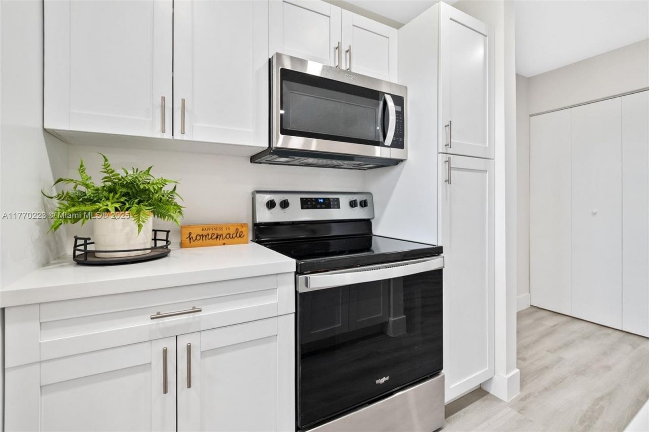 910 South Dr, Unit D, Delray Beach, FL 33445 Photo