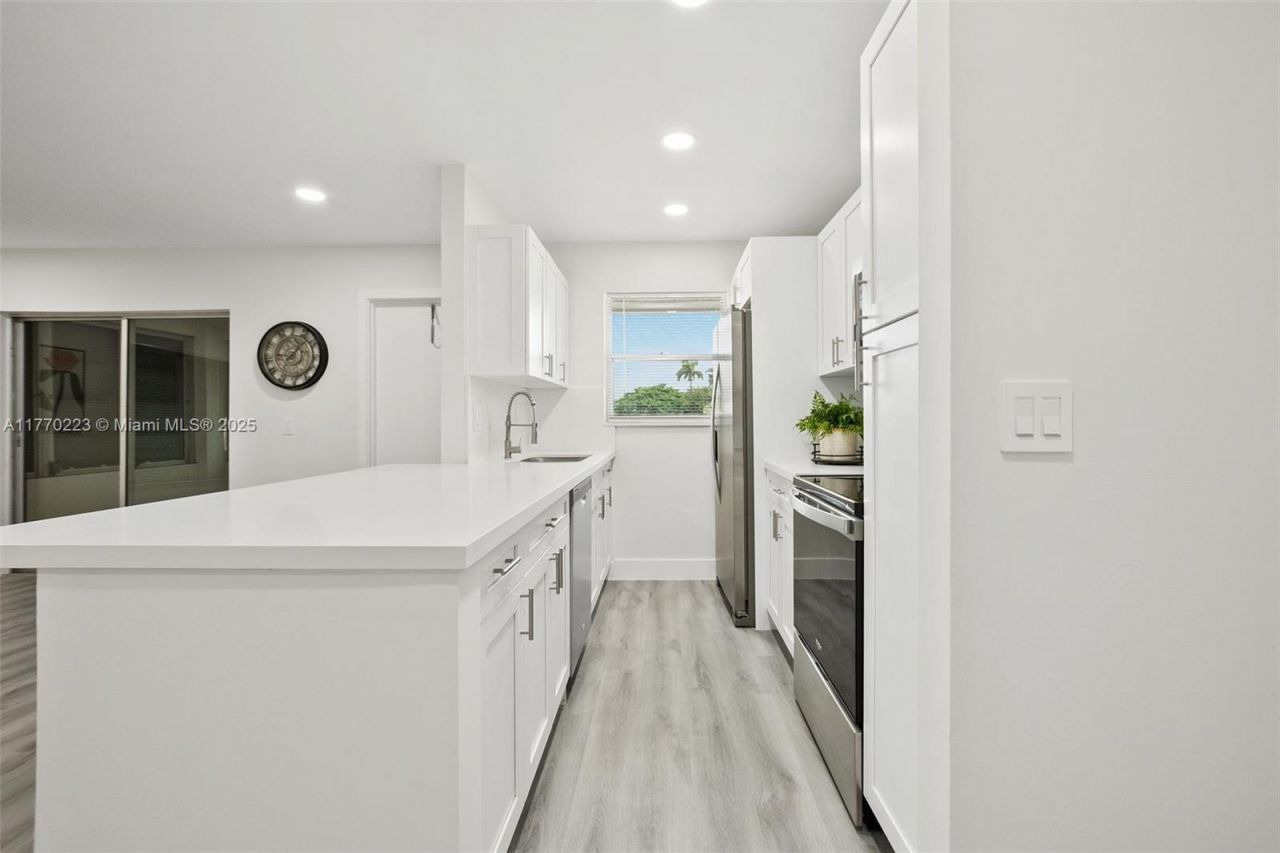 910 South Dr, Unit D, Delray Beach, FL 33445 Photo