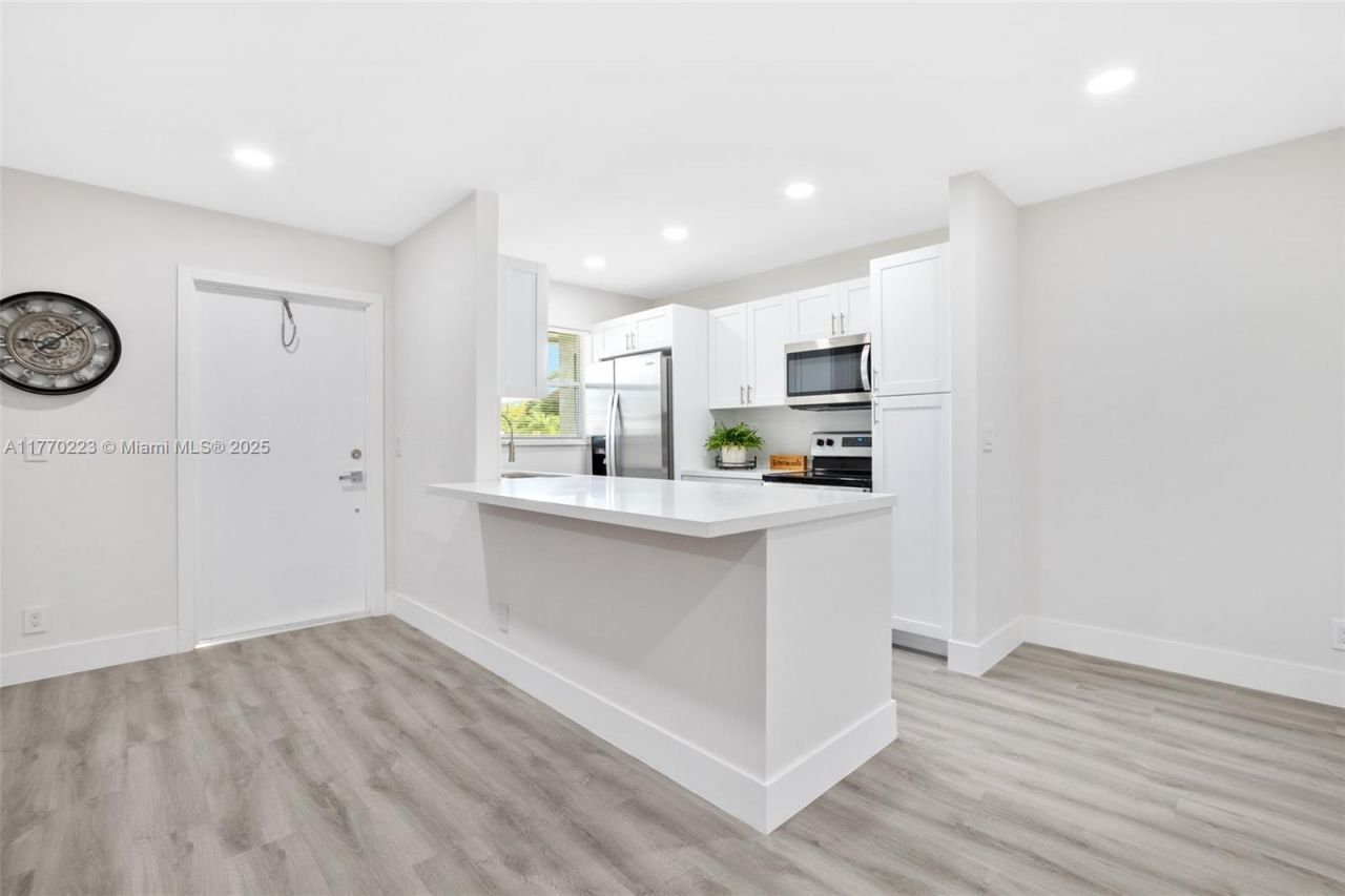 910 South Dr, Unit D, Delray Beach, FL 33445 Photo