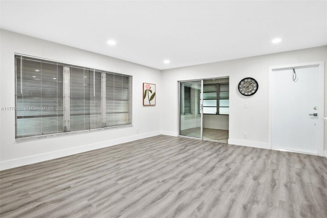 910 South Dr, Unit D, Delray Beach, FL 33445 Photo