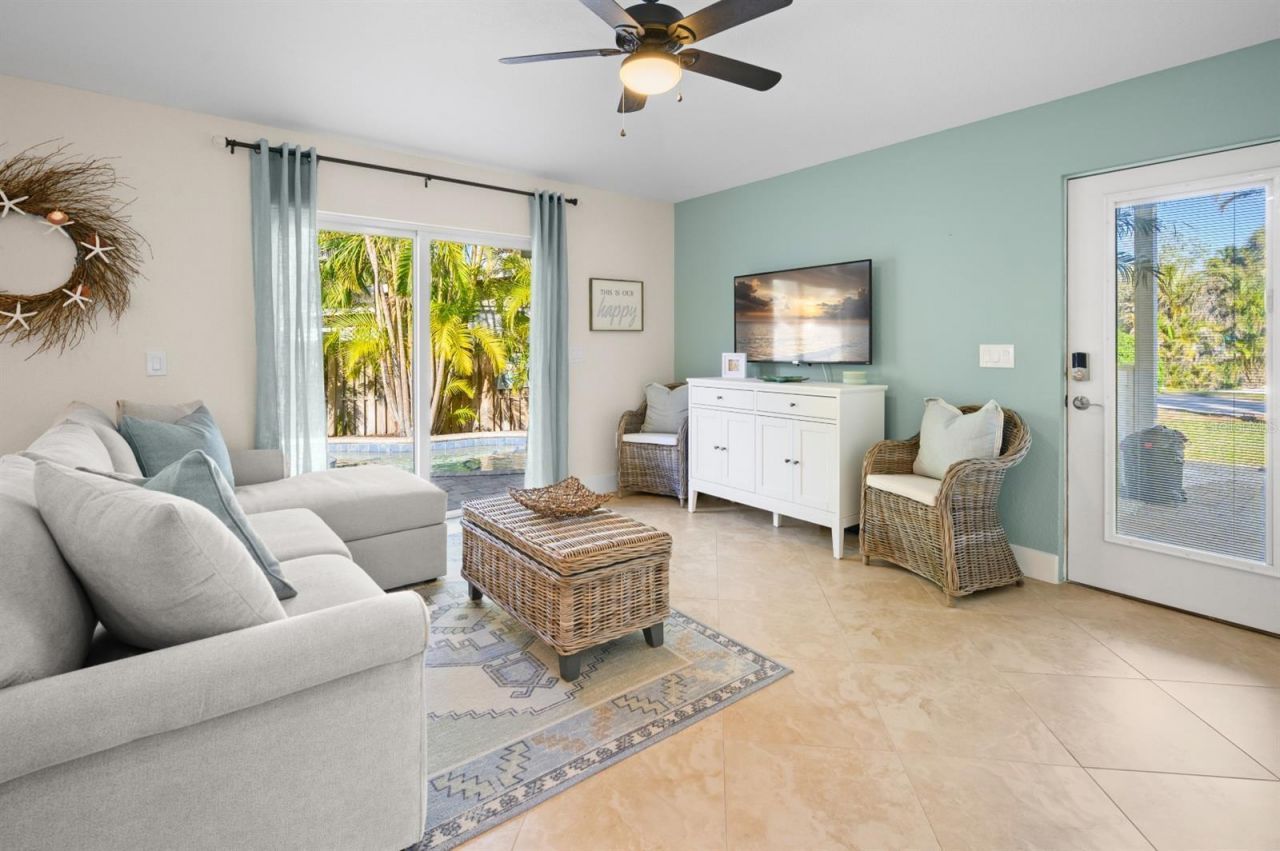 5608 Holmes Boulevard, Holmes Beach, FL 34217 Photo