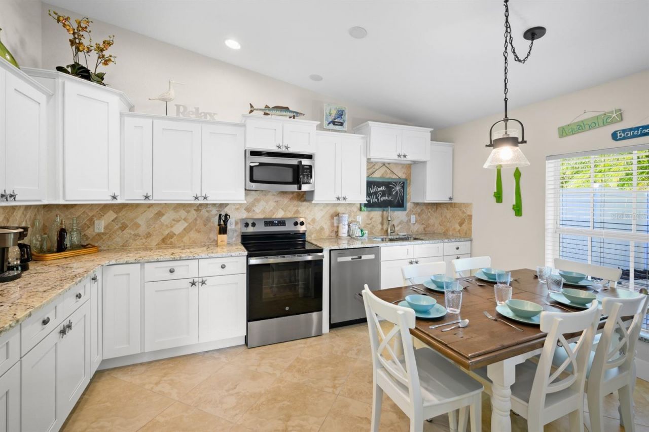 5608 Holmes Boulevard, Holmes Beach, FL 34217 Photo