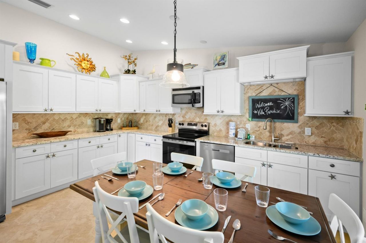 5608 Holmes Boulevard, Holmes Beach, FL 34217 Photo