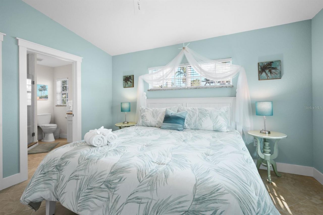 5608 Holmes Boulevard, Holmes Beach, FL 34217 Photo