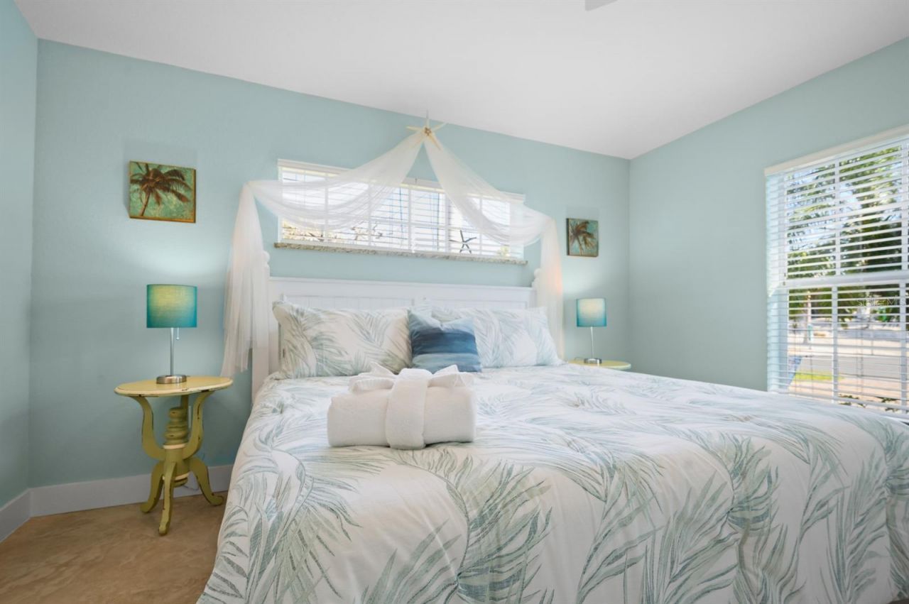 5608 Holmes Boulevard, Holmes Beach, FL 34217 Photo