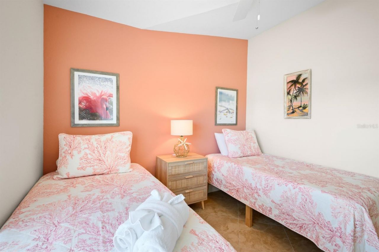 5608 Holmes Boulevard, Holmes Beach, FL 34217 Photo