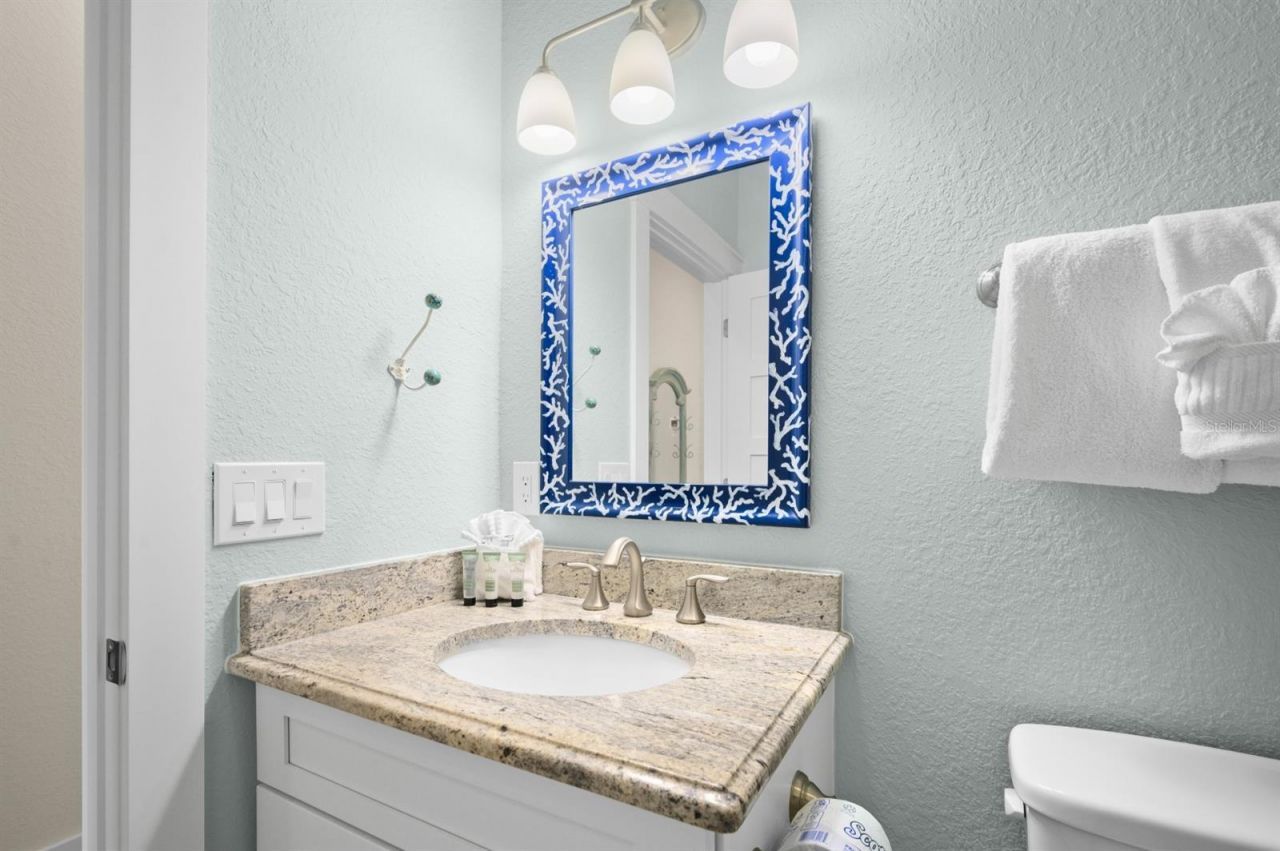 5608 Holmes Boulevard, Holmes Beach, FL 34217 Photo