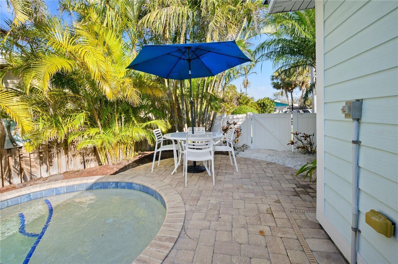 5608 Holmes Boulevard, Holmes Beach, FL 34217 Photo