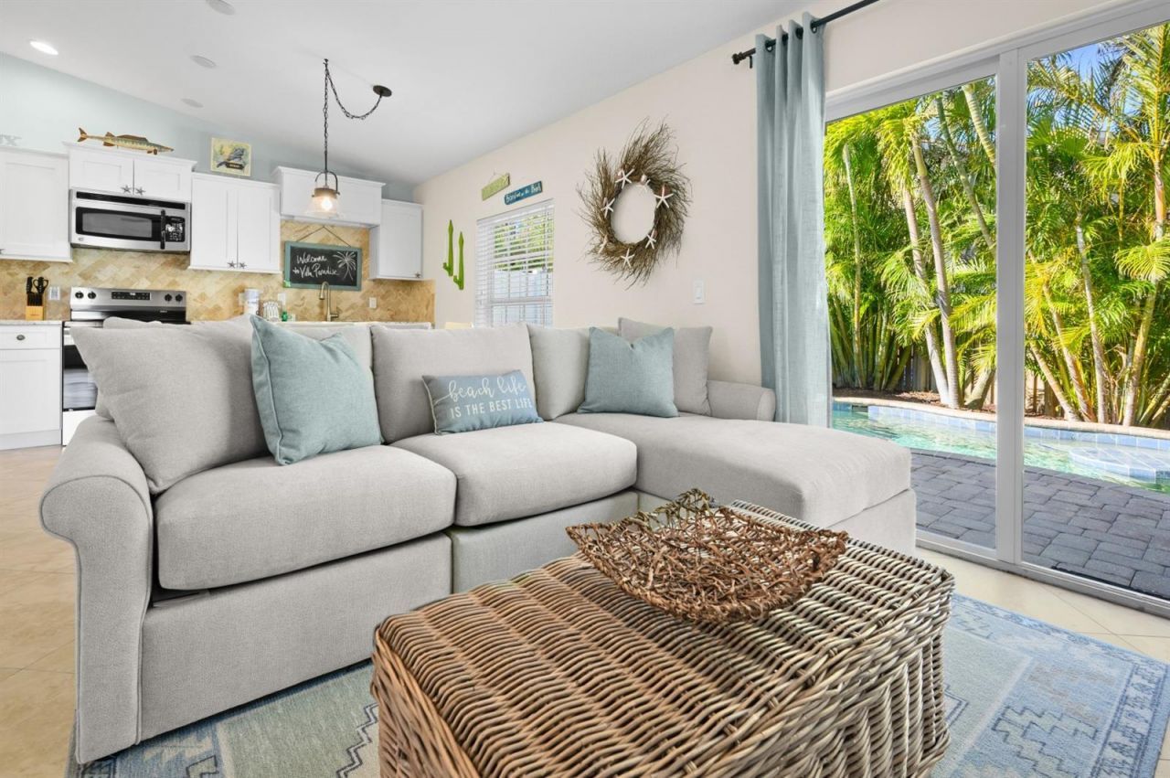 5608 Holmes Boulevard, Holmes Beach, FL 34217 Photo