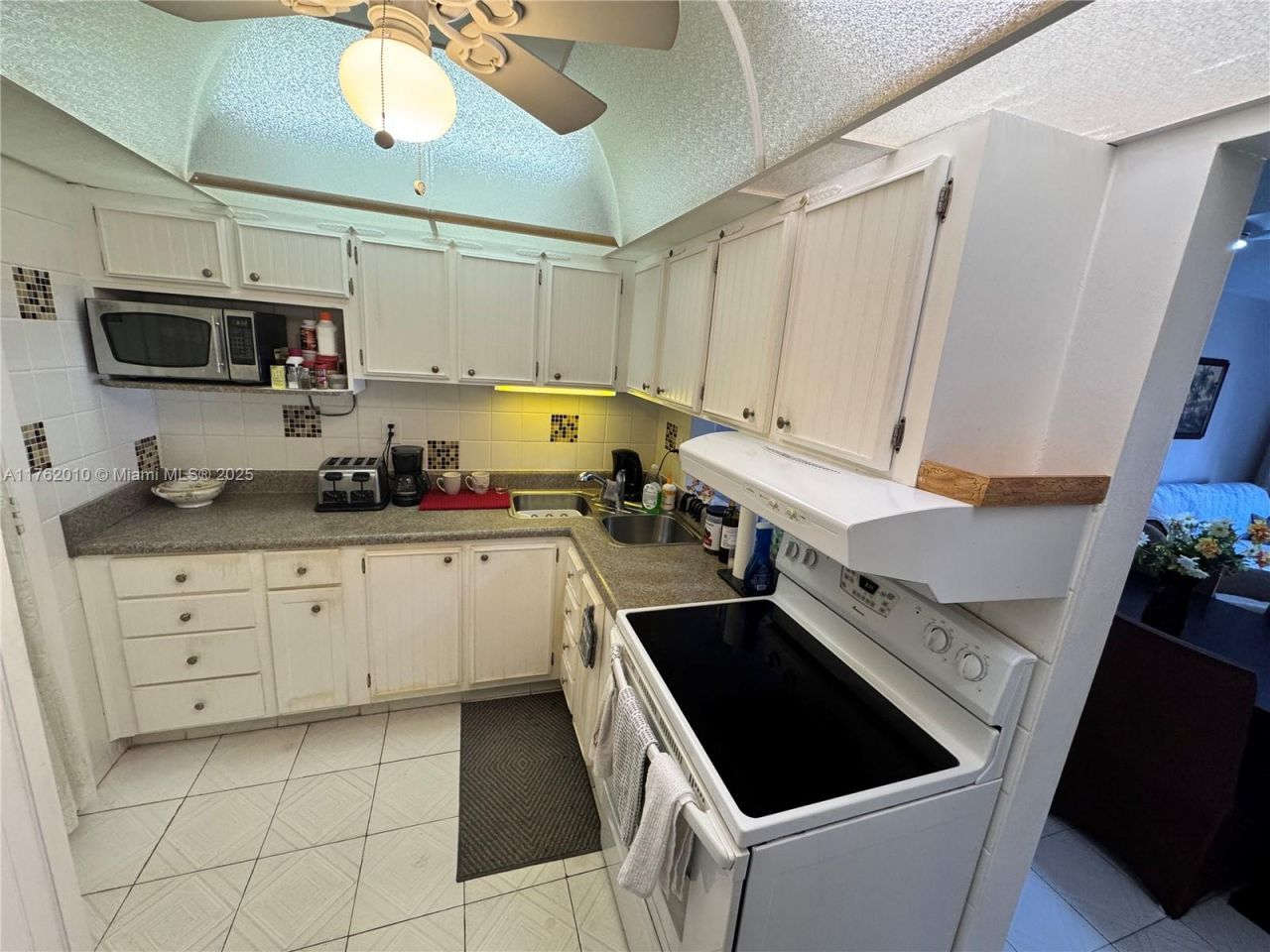 16900 NE 14th Ave, Unit 214, Miami, FL 33162 Photo