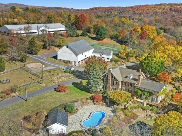 2332 KUNSMAN ROAD, QUAKERTOWN, PA 18951