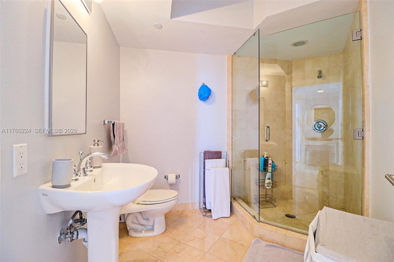 6365 Collins Ave, Unit 1903, Miami Beach, FL 33141 Photo