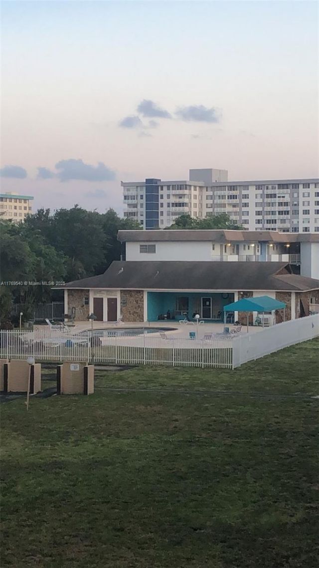 1600 Tallwood Ave, Unit 308, Hollywood, FL 33021 Photo