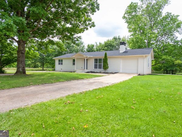 1073 WE King Road, Commerce, GA 30530