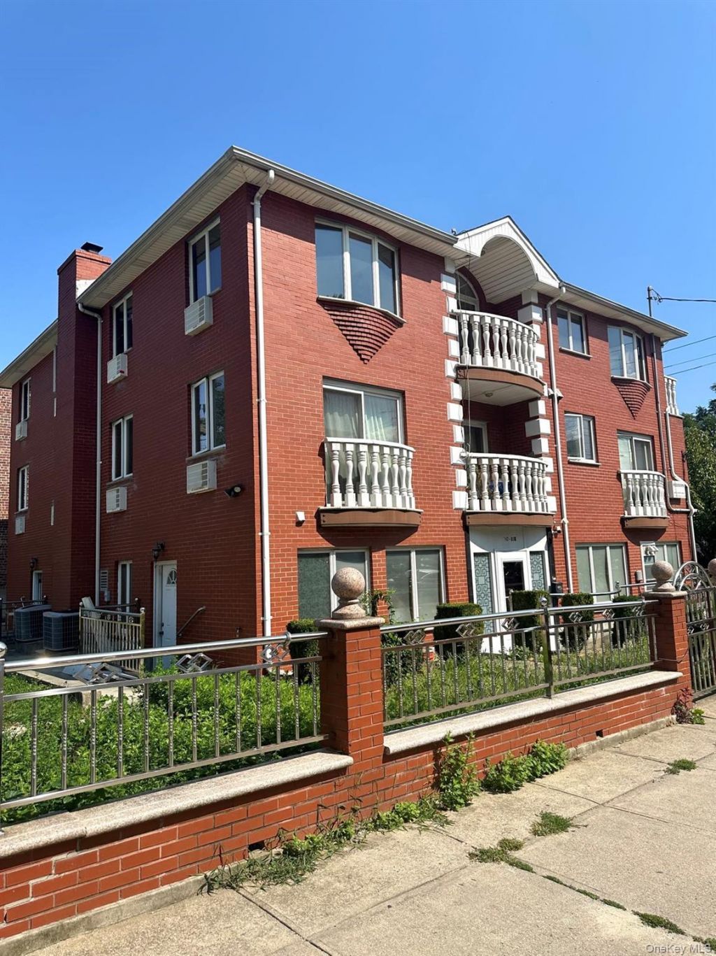 142-03 45th Avenue, Flushing, NY 11355 Main Photo