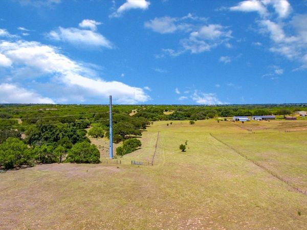 1230 COUNTY ROAD 301, Floresville, TX 78114