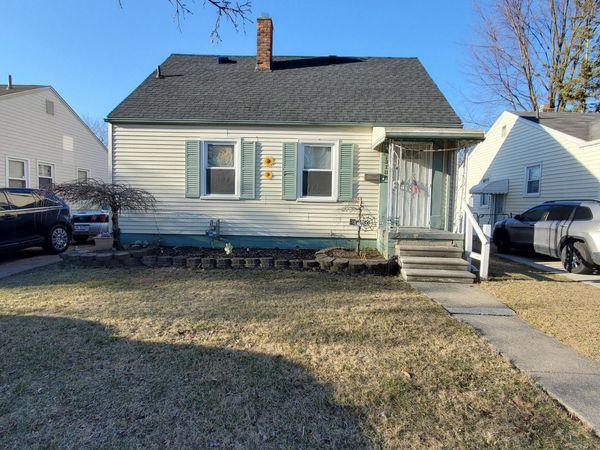 19188 Kenosha Street, Harper Woods, MI 48225