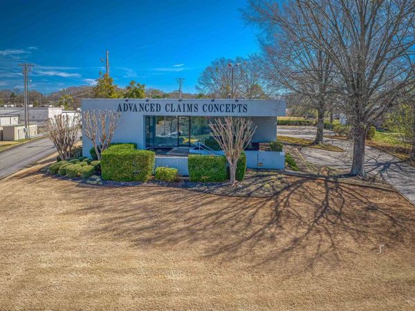 201 Cox Creek Parkway, Florence, AL