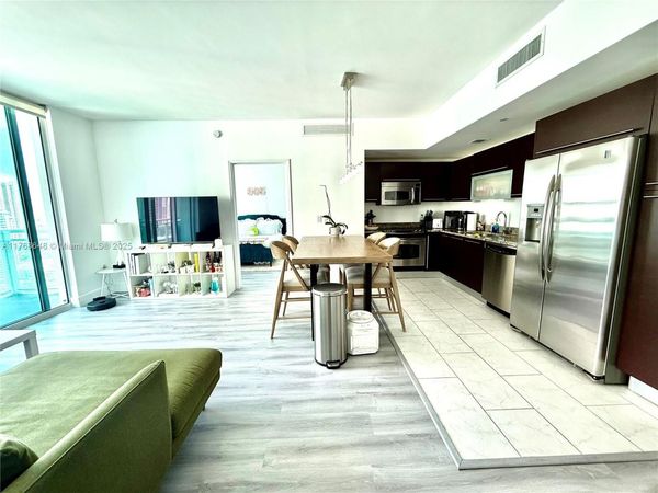 950 Brickell Bay Dr, Unit 2706, Florida City, FL 33131