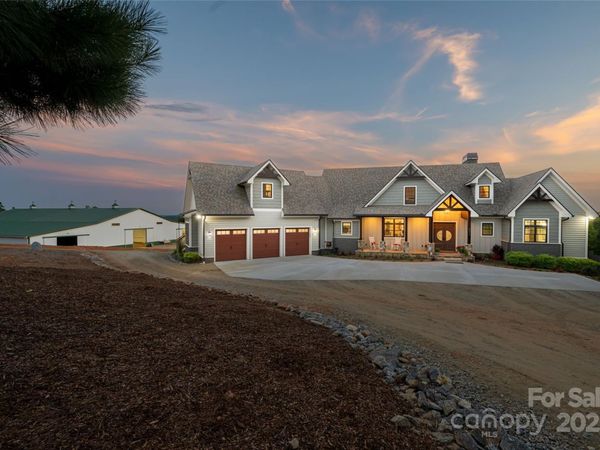 822 & 920 Preservation Trail, Columbus, NC 28722