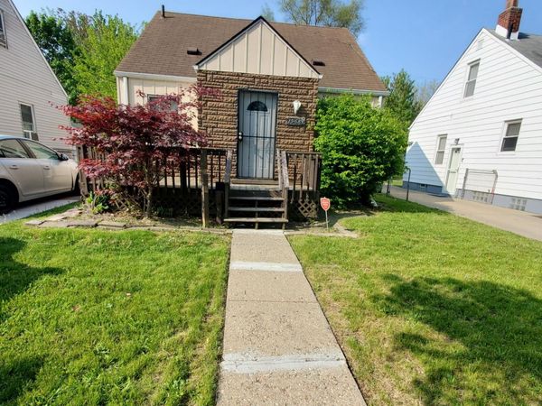 19684 Elkhart Street, Harper Woods, MI 48225