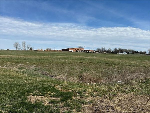 1302 Heatherwood Drive, Paola, KS 66071