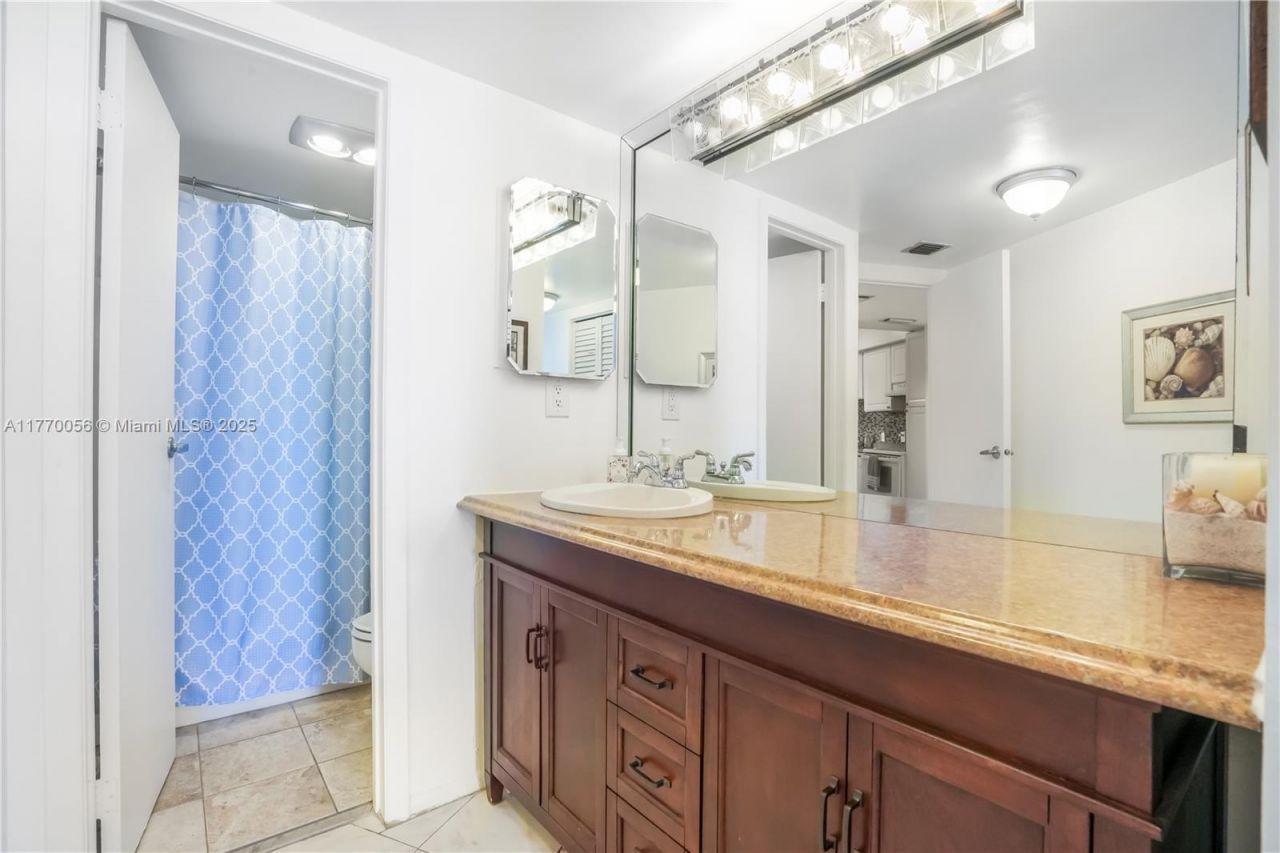 3475 N Country Club Dr, Unit 818, Aventura, FL 33180 Photo