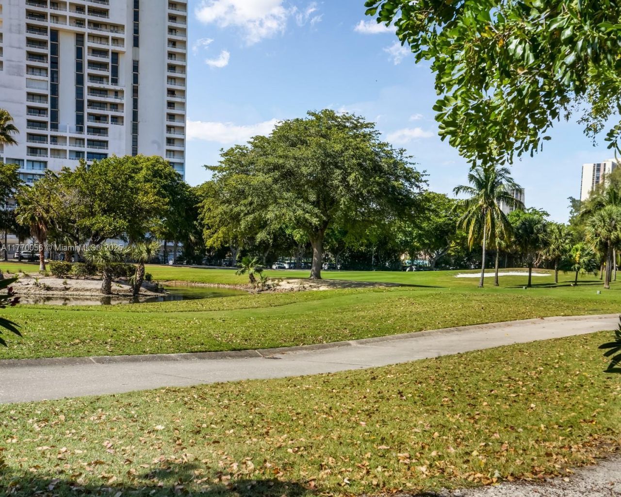 3475 N Country Club Dr, Unit 818, Aventura, FL 33180 Photo