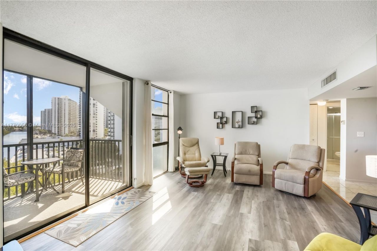 3475 N Country Club Dr, Unit 818, Aventura, FL 33180 Photo