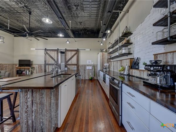 103 N Main, Unit B, Moulton, TX 77975