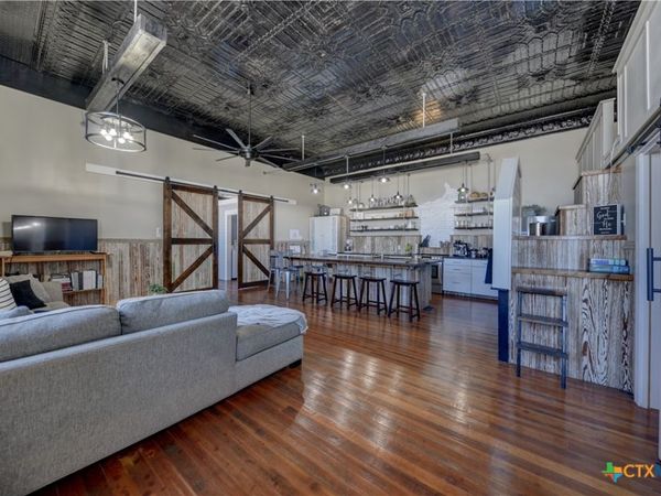 103 N Main, Unit B, Moulton, TX 77975