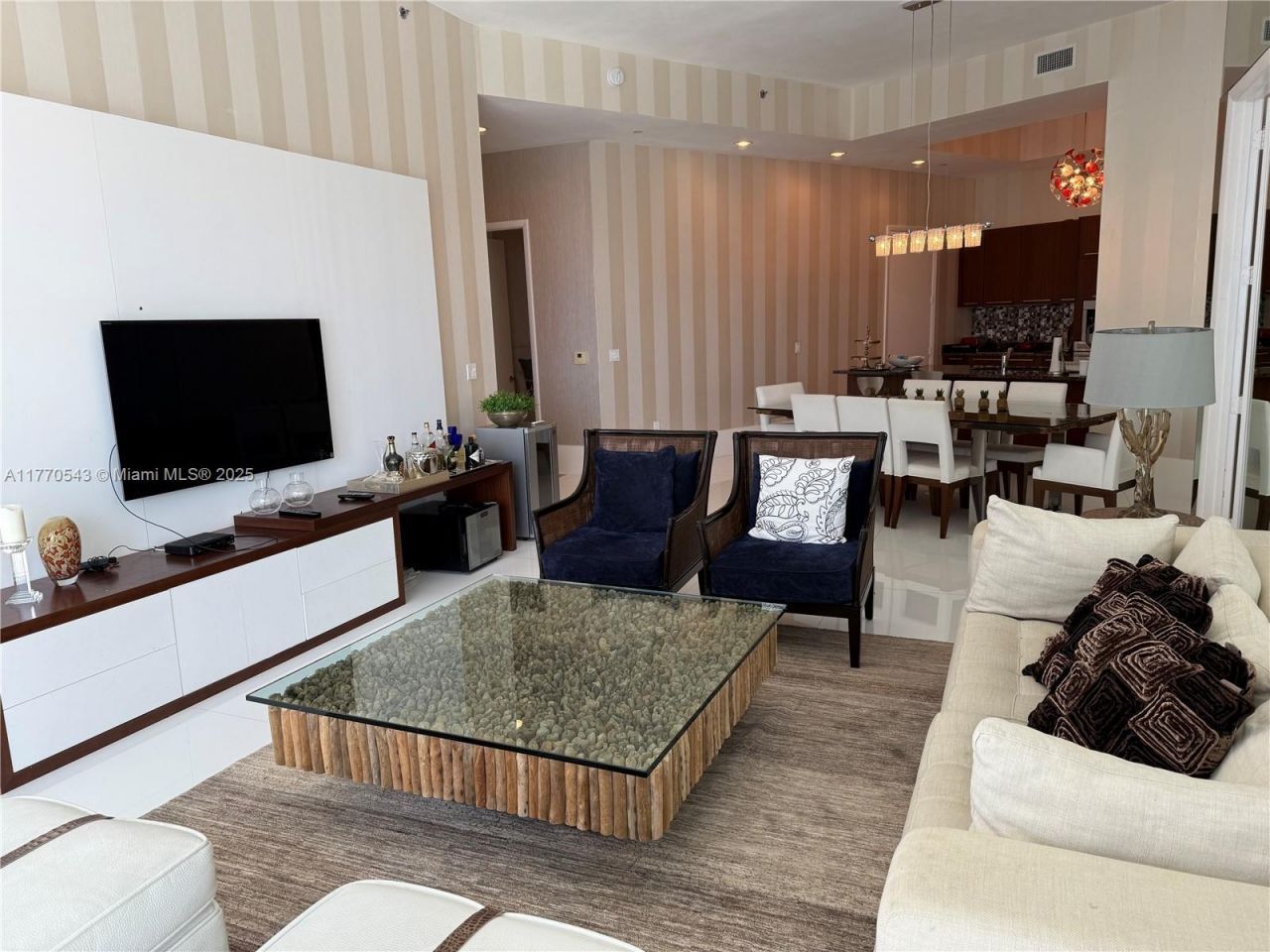 15811 Collins Ave, Unit 4207, Sunny Isles Beach, FL 33160 Photo