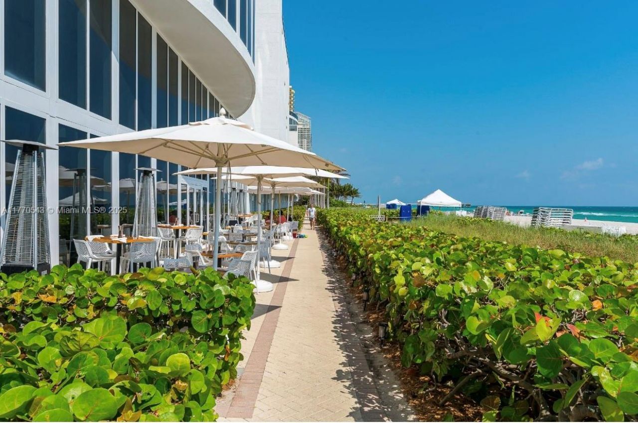 15811 Collins Ave, Unit 4207, Sunny Isles Beach, FL 33160 Photo